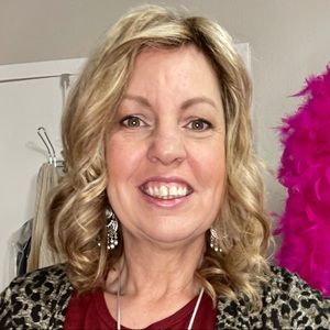 Meet your Posher, Laura